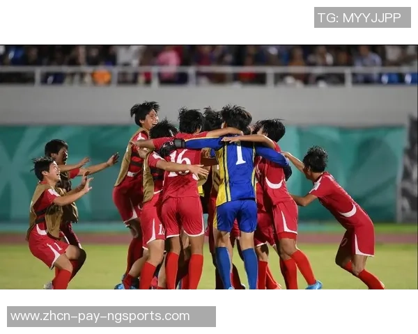 青春活力绽放在绿茵场上女生足球场上的精彩瞬间与团队精神